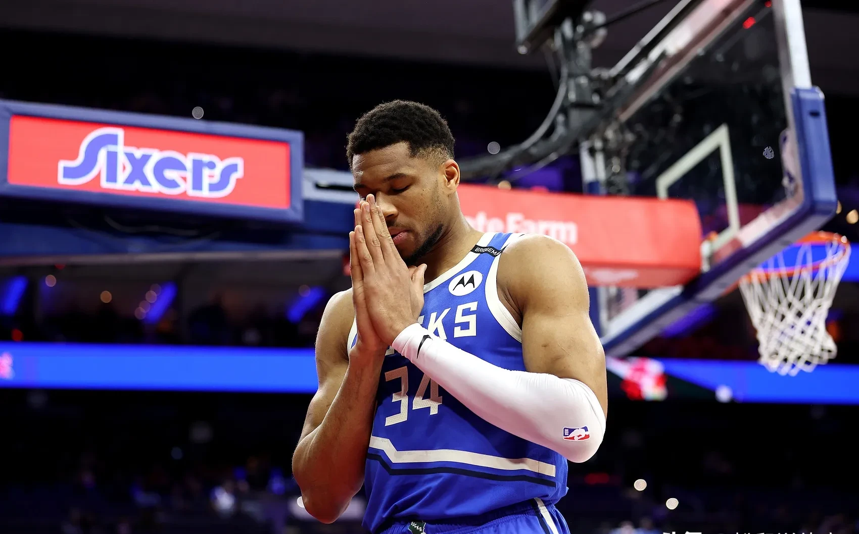 詹姆斯赛事官方发布挺进下一轮新规，雄鹿争议不断！