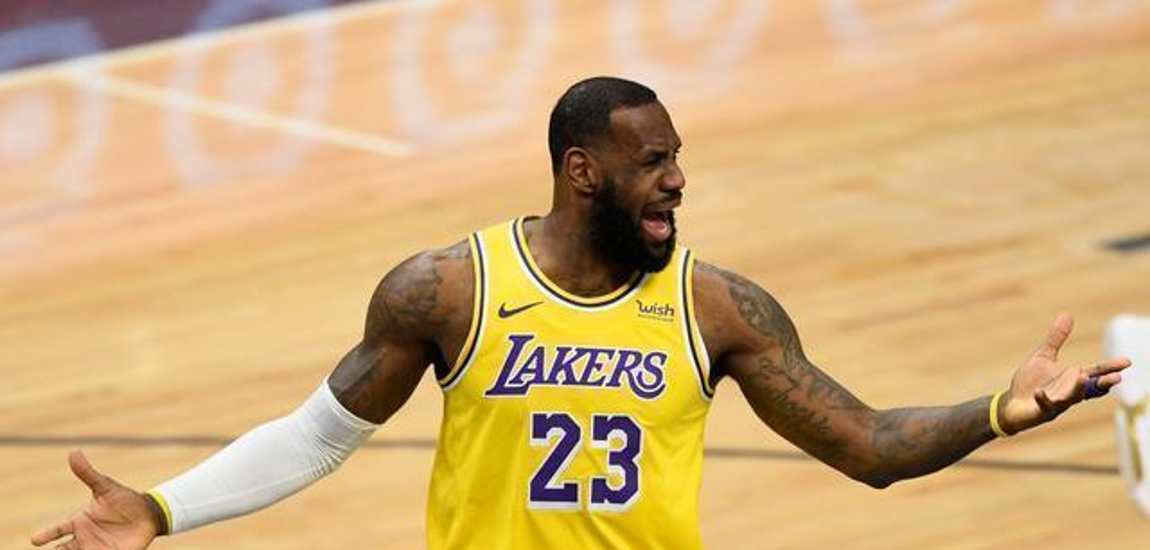 詹姆斯连续七场比赛得分超过重返赛场，湖人不断突破！